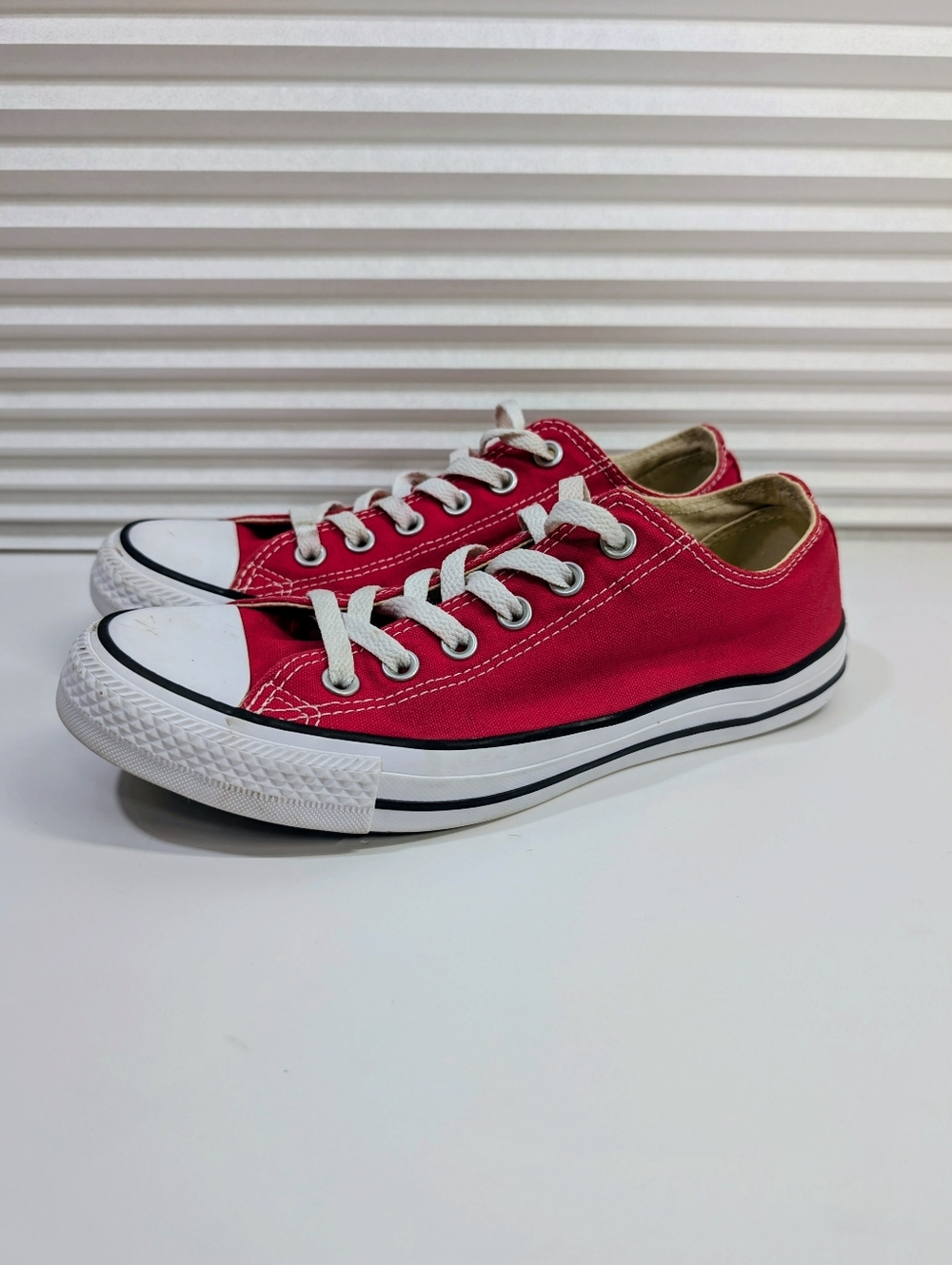 Converse Chuck Taylor All Star Low Top Red Sneakers Unisex 6.5M/8.5W